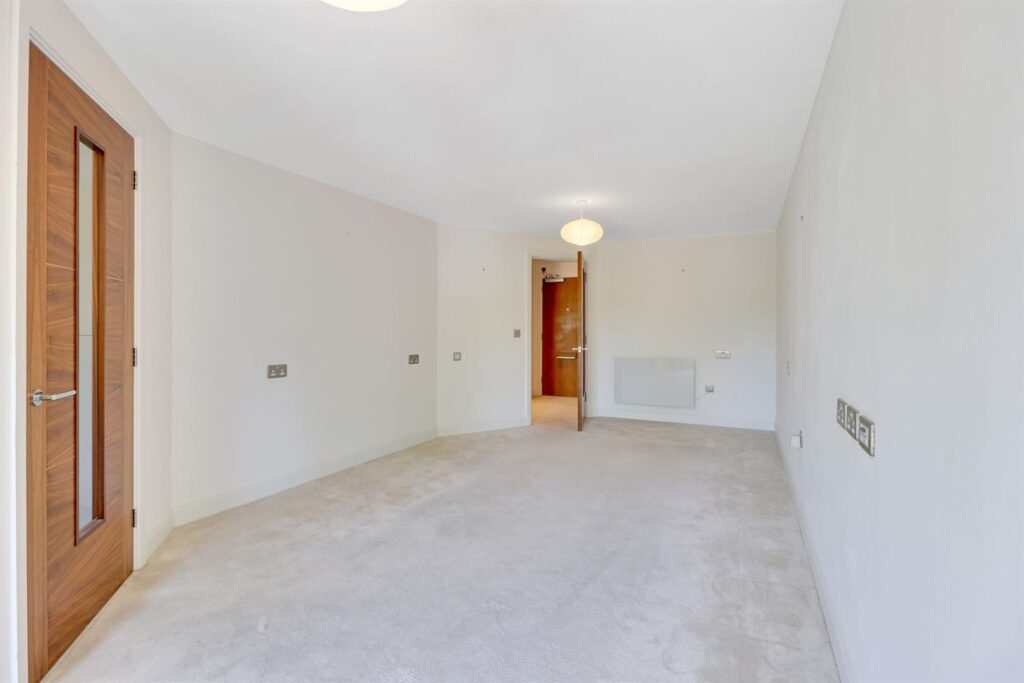 Manor Park Road, Chislehurst, BR7 5FT