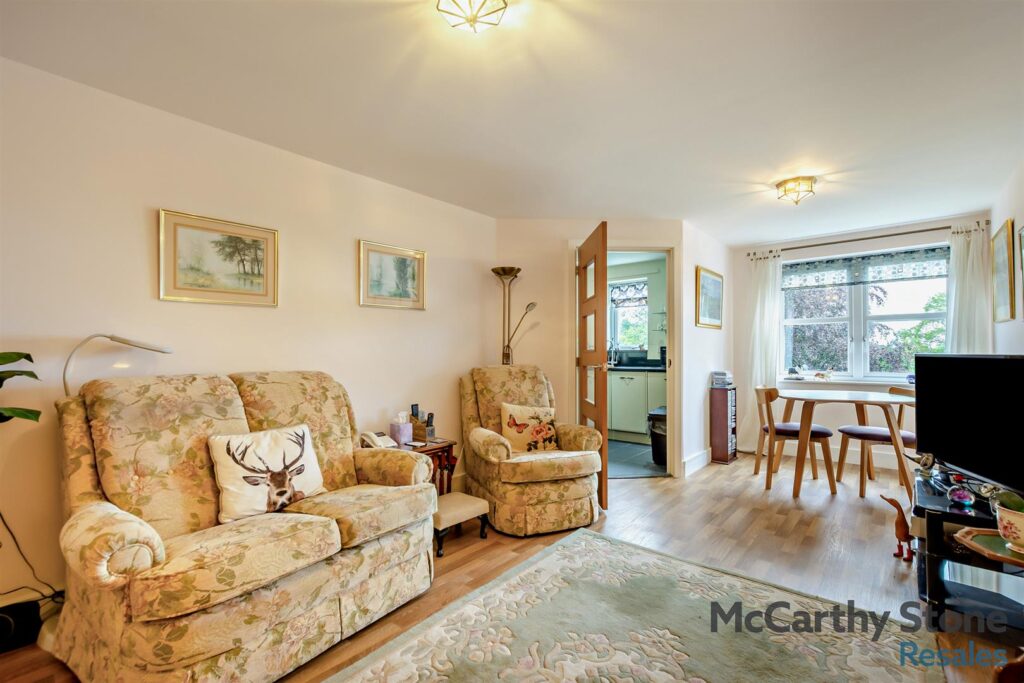 Ridgeway Court, Mutton Hall Hill, Heathfield, East Sussex, TN21 8NB
