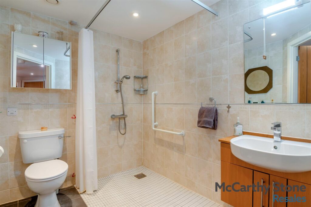 Peel Court, College Way, Welwyn Garden City, Hertfordshire, AL8 6DG