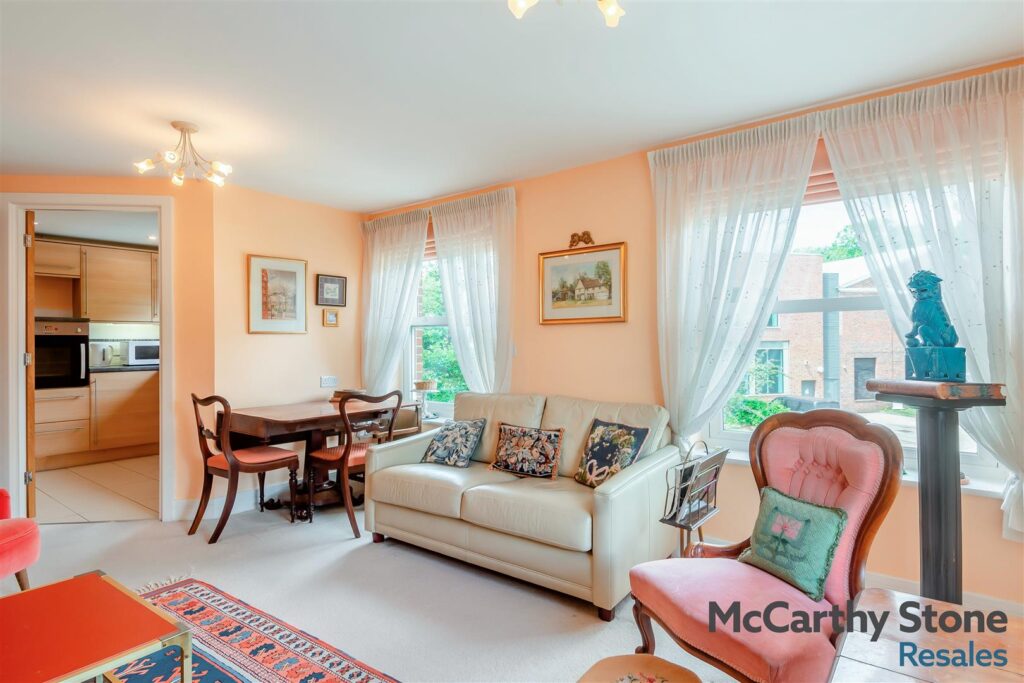 Peel Court, College Way, Welwyn Garden City, Hertfordshire, AL8 6DG