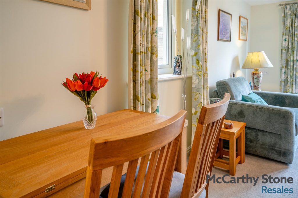 Middleton Court, Picton Avenue, Porthcawl CF36 3BF