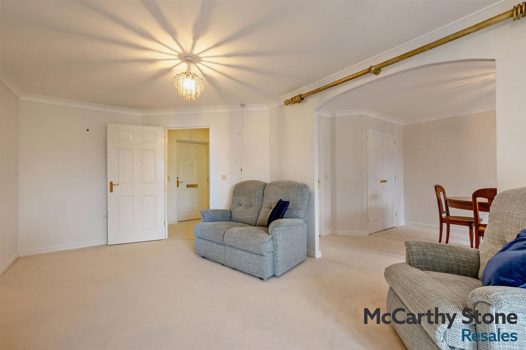 Portman Court, Grange Road, Uckfield, East Sussex, TN22 1FD