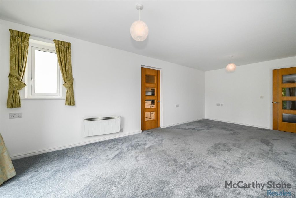 Farringford Court, Avenue Road, Lymington, Hampshire, SO41 9PA