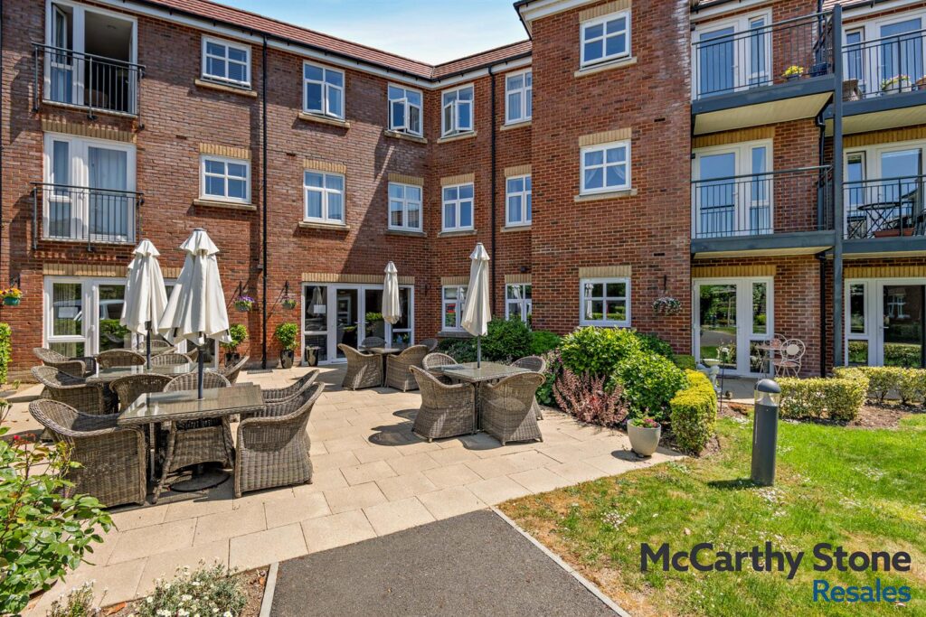 Southborough Gate, Pinewood Gardens, Tunbridge Wells, TN4 0FN