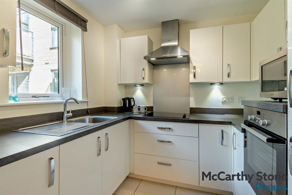 Bucklands, Stock Way South, Nailsea, BS48 2BF