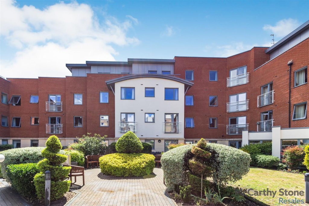Josiah Drive, Ickenham