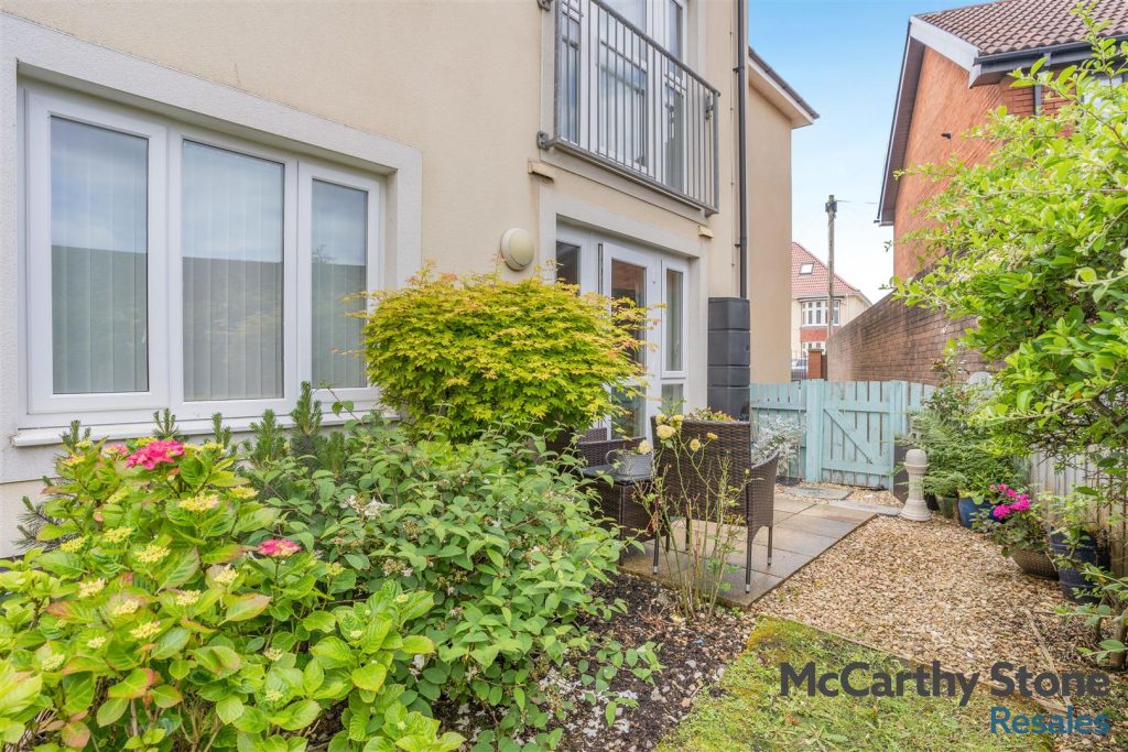 Middleton Court, Picton Avenue, Porthcawl CF36 3BF