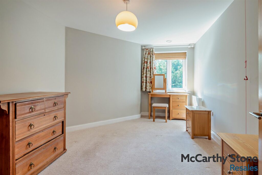 Shackleton Place, Bath Road, Devizes, Wiltshire, SN10 2GZ