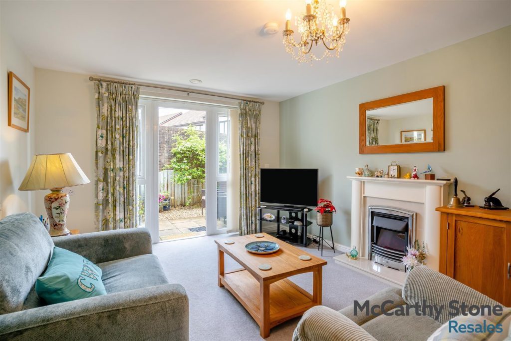 Middleton Court, Picton Avenue, Porthcawl CF36 3BF