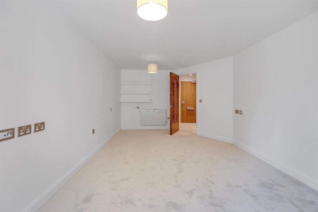 Manor Park Road, Chislehurst, BR7 5FT