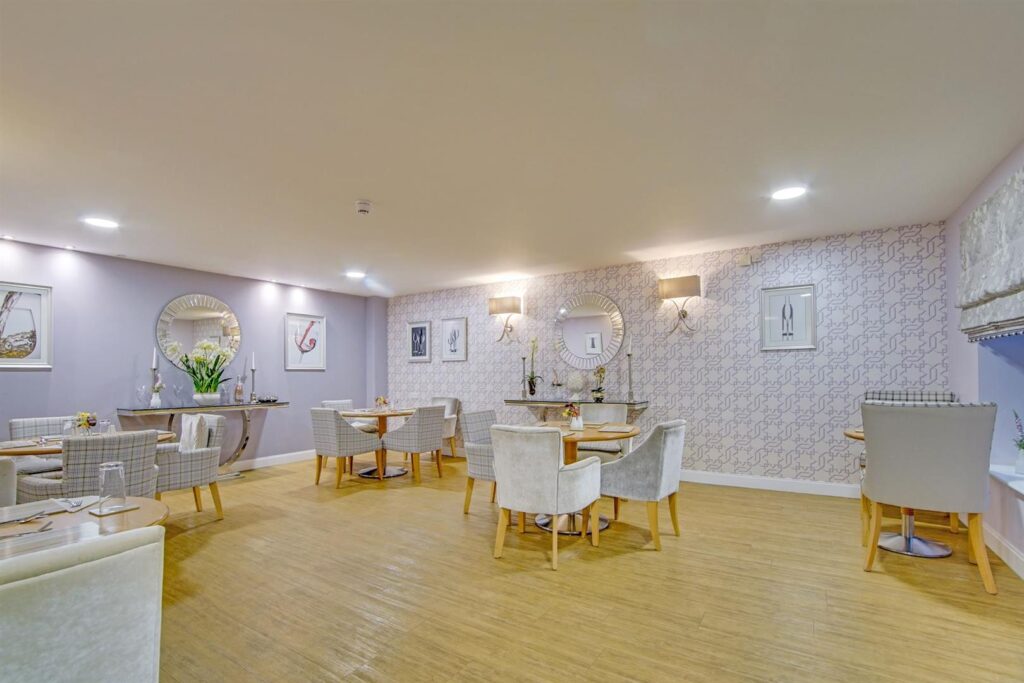Manor Park Road, Chislehurst, BR7 5FT