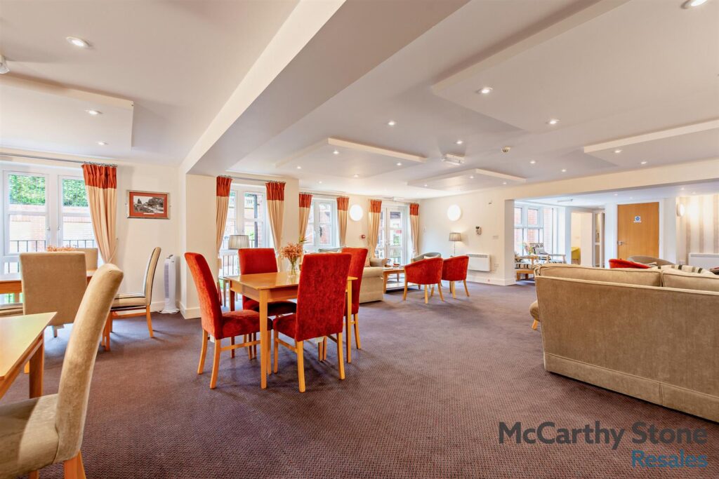 Ridgeway Court, Mutton Hall Hill, Heathfield, East Sussex, TN21 8NB