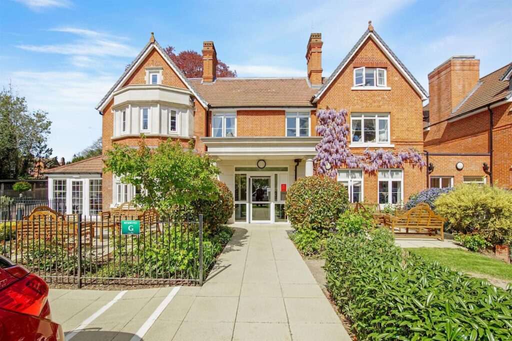 Faulkner House, Chislehurst, BR7 6FA