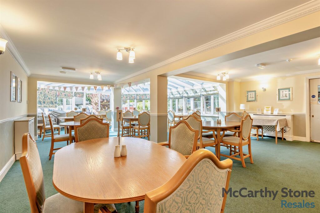 Portman Court, Grange Road, Uckfield, East Sussex, TN22 1FD
