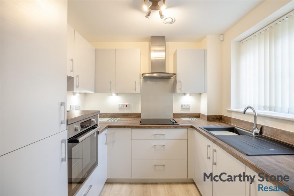 Hooton Road, Willaston, Neston, CH64 1AD