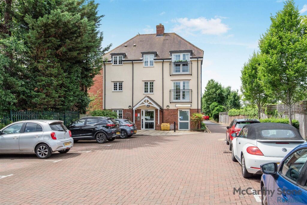 Le Jardin, Station Road, Letchworth Garden City, SG6 3BA
