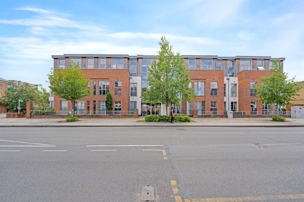 Kingston Road, Raynes Park, London, SW20 8DA