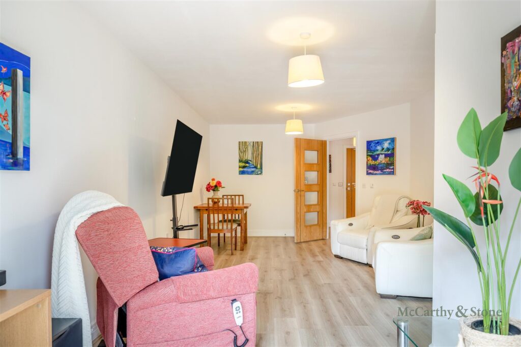 Leston Road, Leighton Buzzard, Bedfordshire, LU7 1FU