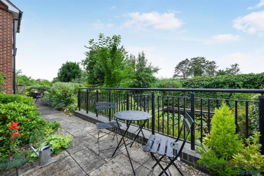 Stewart Court, High Street, Epping, CM16 4FJ