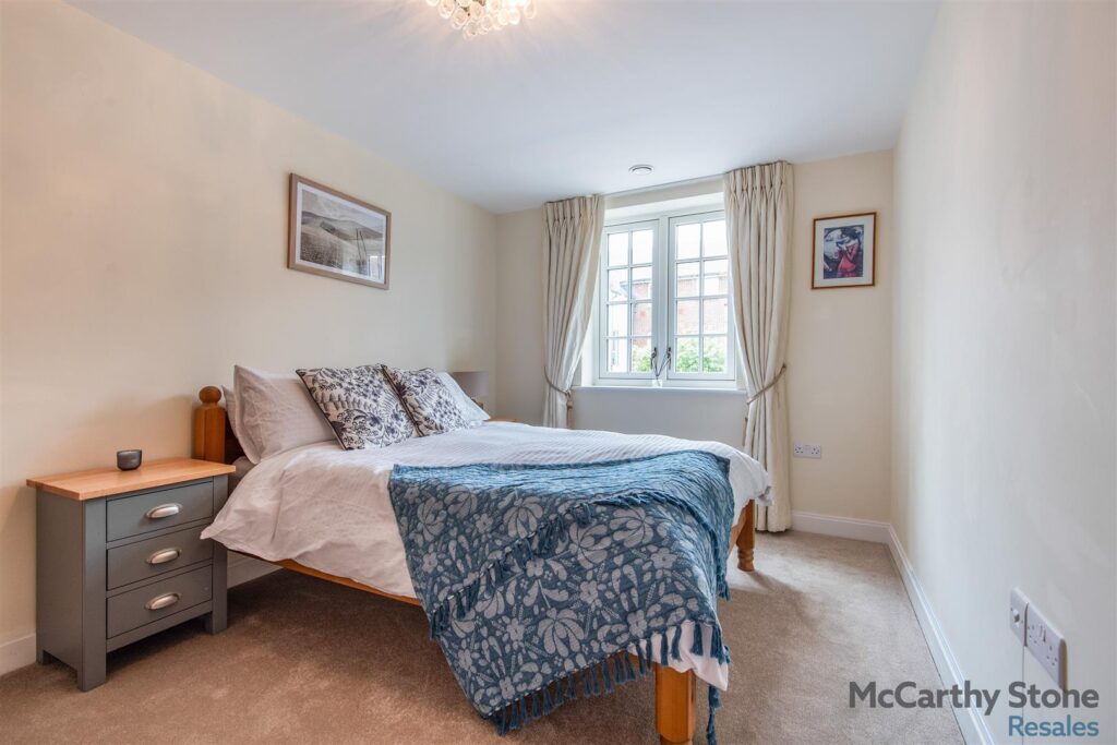 Le Jardin, Station Road, Letchworth Garden City, SG6 3BA