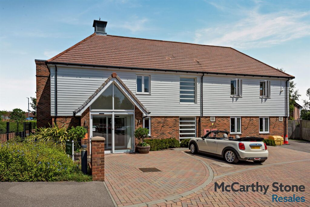 Oak Tree Court, Smallhythe Road, Tenterden, Kent, TN30 7EQ