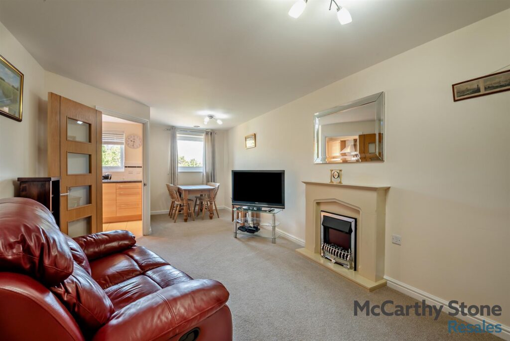 Blunsdon Court, Lady Lane, Swindon, SN25 2NA