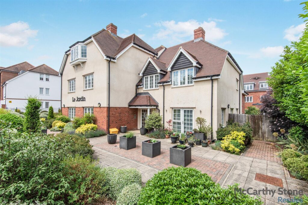 Le Jardin, Station Road, Letchworth Garden City, SG6 3BA