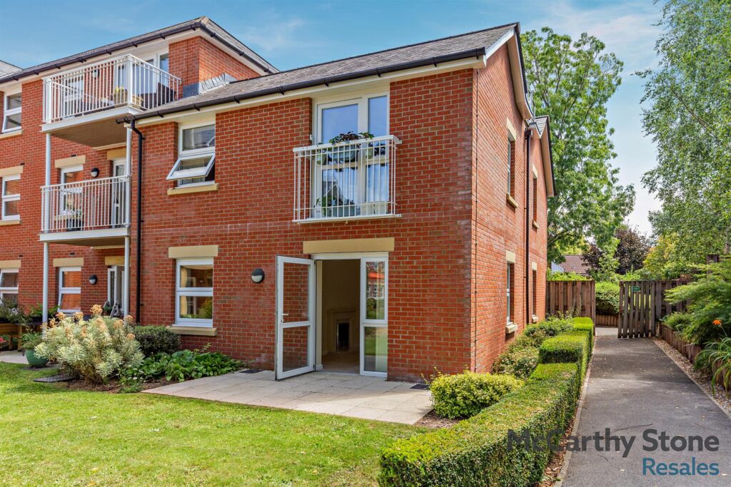 Dukes Court, Bulford, Wellington