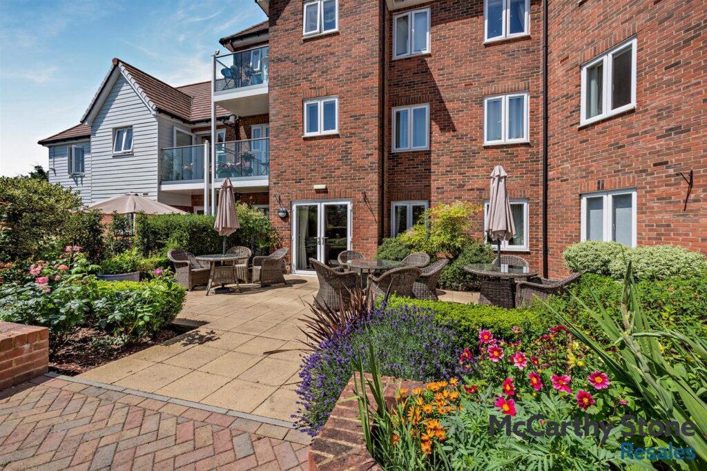 Oak Tree Court, Smallhythe Road, Tenterden, Kent, TN30 7EQ