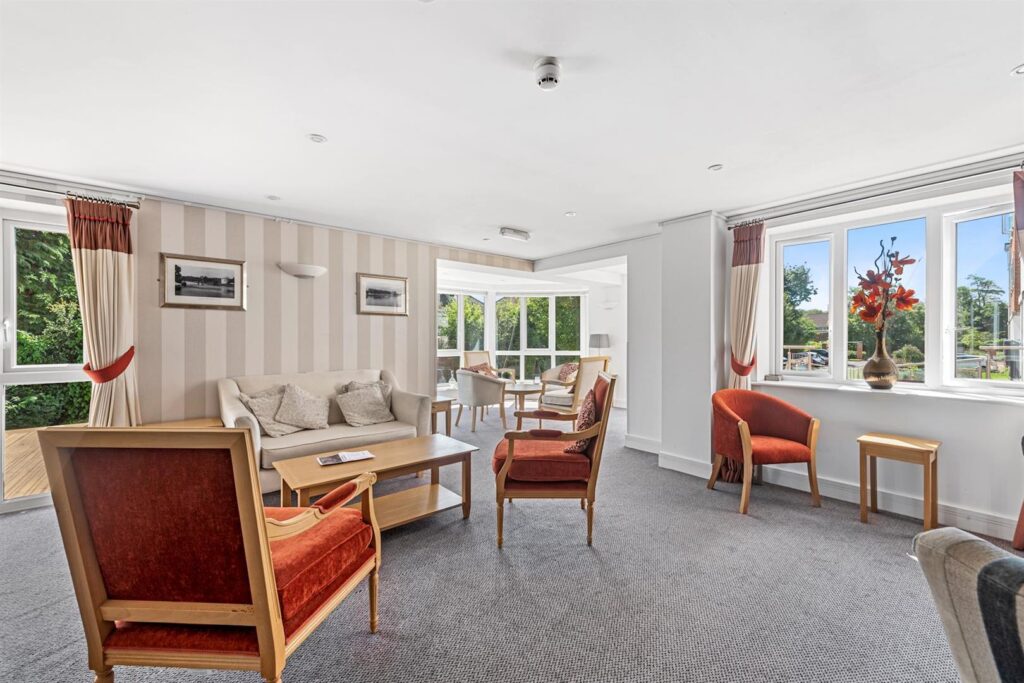 Abbotsmead Place, Caversham, Reading