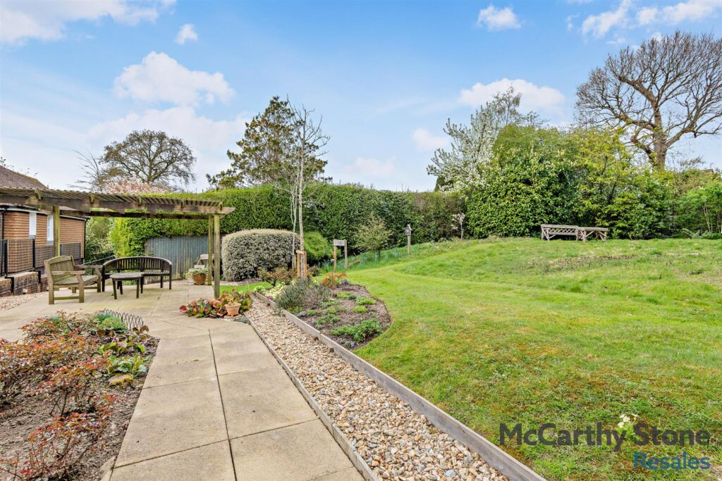 Ridgeway Court, Mutton Hall Hill, Heathfield, East Sussex, TN21 8NB