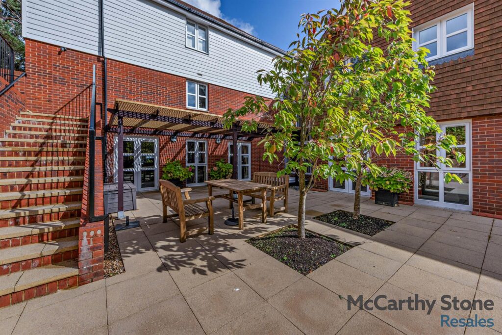 Ridgeway Court, Mutton Hall Hill, Heathfield, East Sussex, TN21 8NB