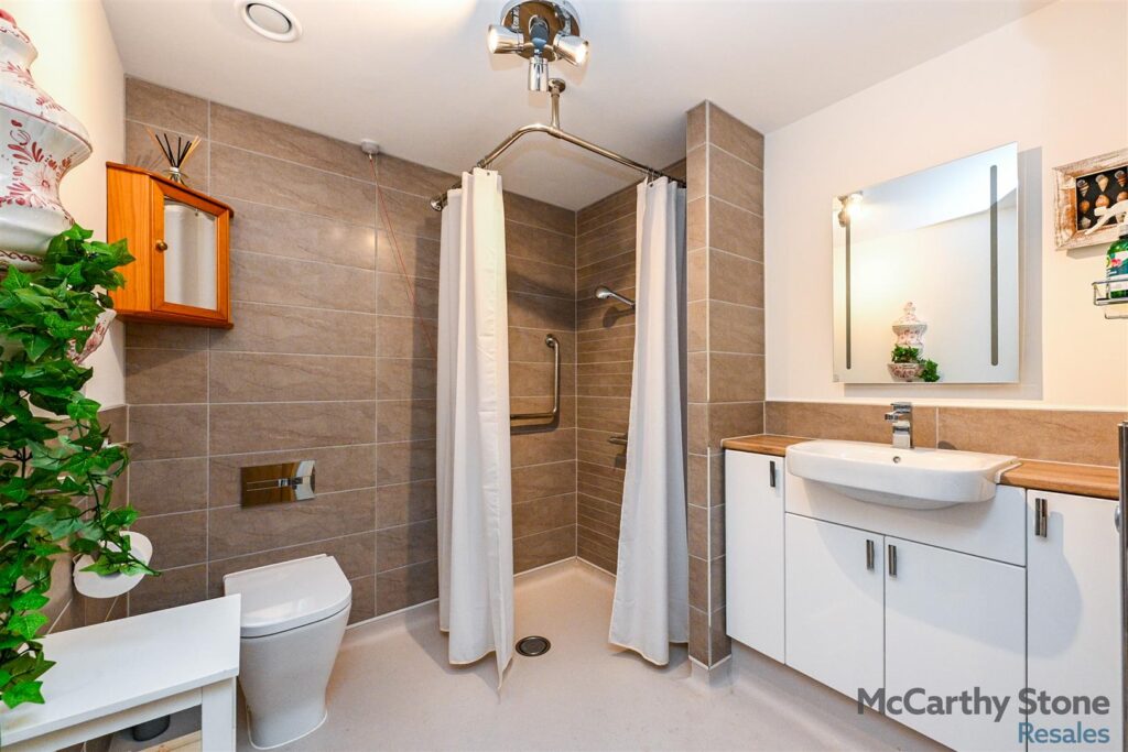Eastland Grange, 16 Valentine Road, Hunstanton, Norfolk, PE36 5FA