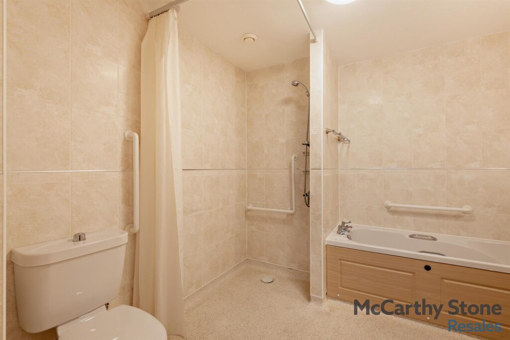 Portman Court, Grange Road, Uckfield, East Sussex, TN22 1FD