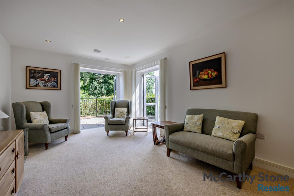 The Fallows, Fairfield Road, East Grinstead, West Sussex, RH19 4QD