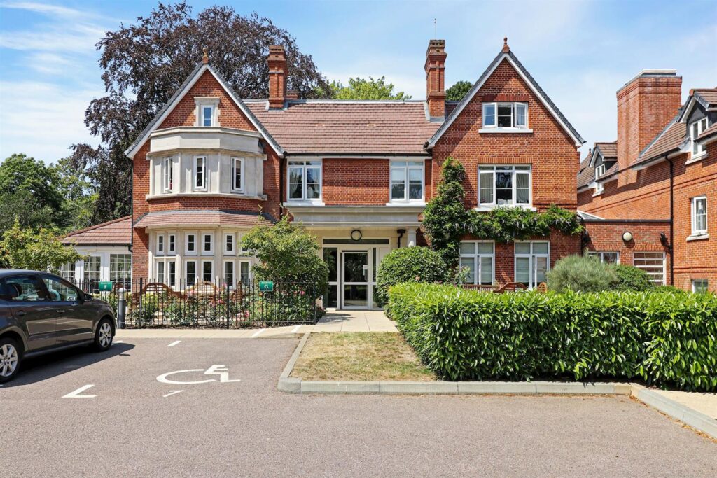 Faulkner House, Chislehurst, BR7 6FA