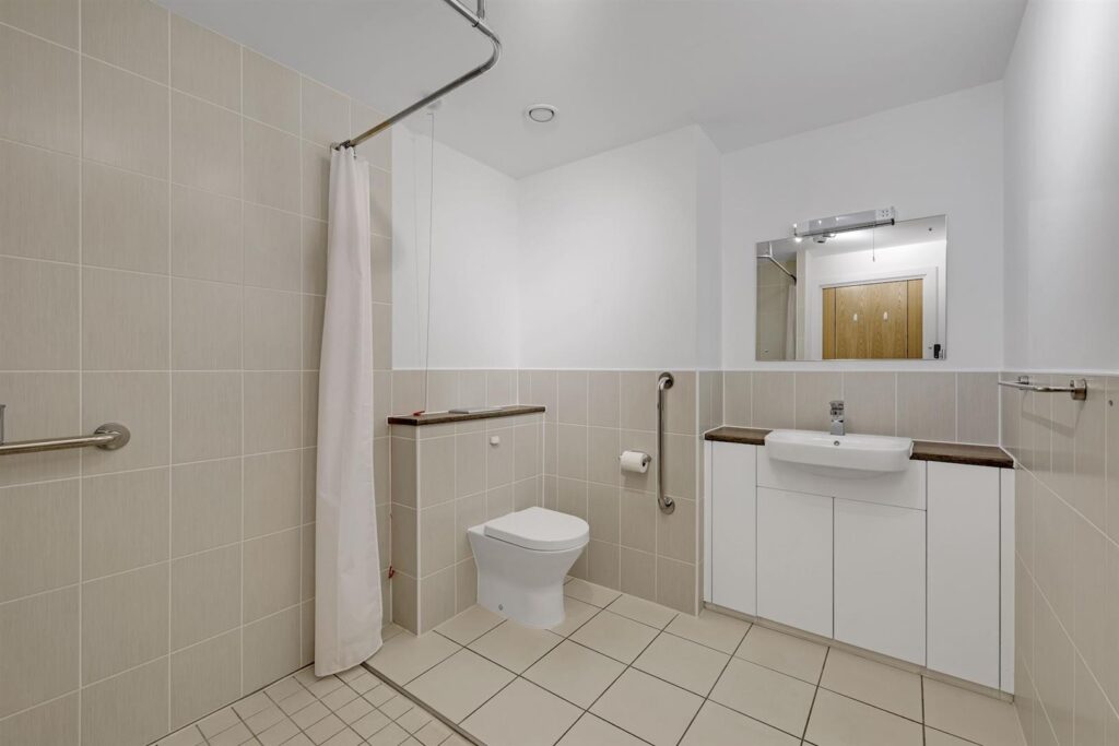London Road, Guildford, GU1 1FF