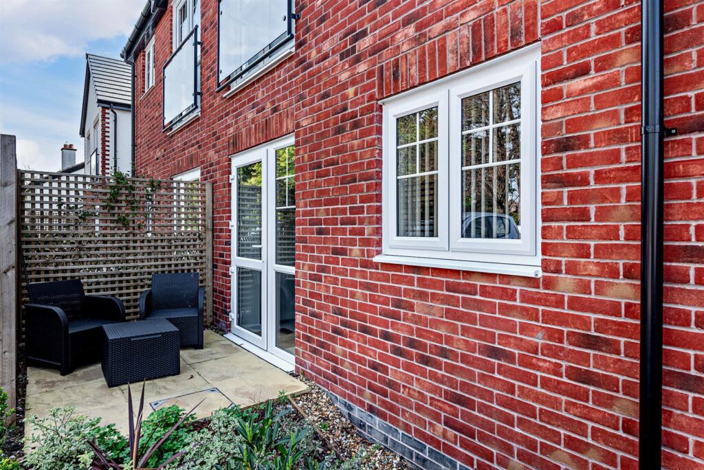 Hooton Road, Willaston, Neston, CH64 1AD