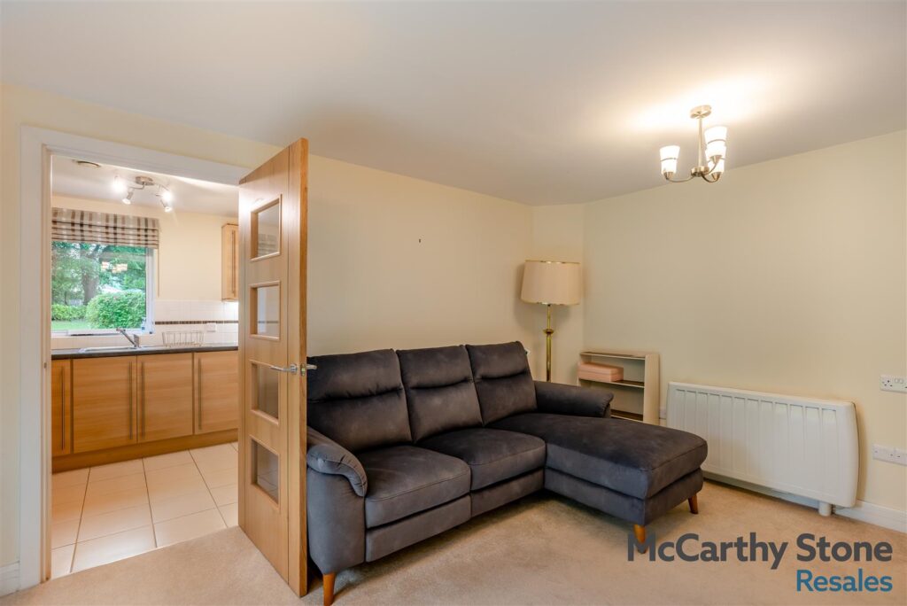 Glenhills Court, Little Glen Road, Glen Parva, Leicester, LE2 9DH