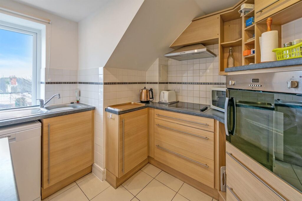 Abbotsmead Place, Caversham, Reading