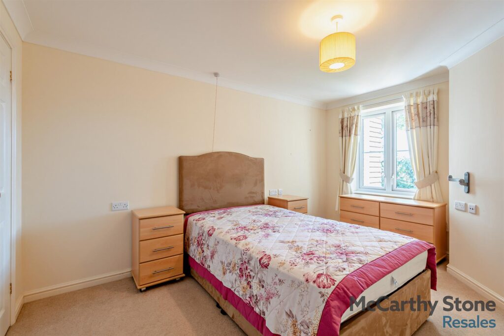 Portman Court, Grange Road, Uckfield, East Sussex, TN22 1FD