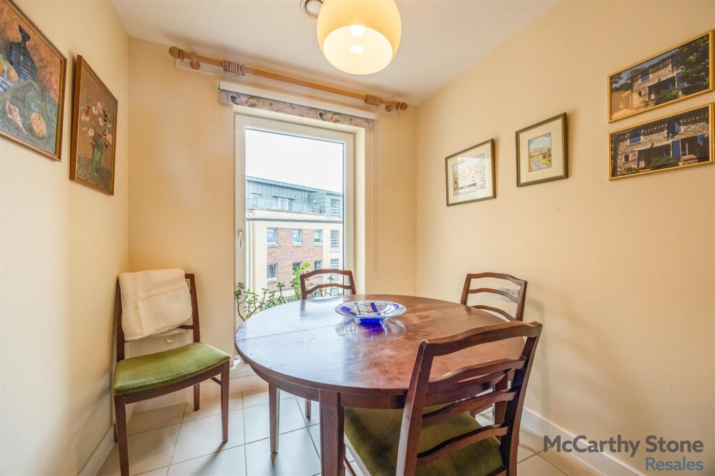 Lyle Court, 25 Barnton Grove, Edinburgh