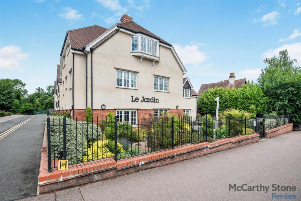 Le Jardin, Station Road, Letchworth Garden City, SG6 3BA