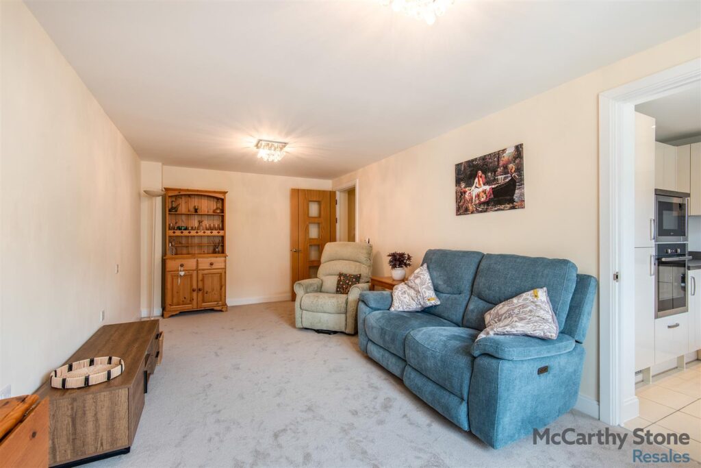 Le Jardin, Station Road, Letchworth Garden City, SG6 3BA
