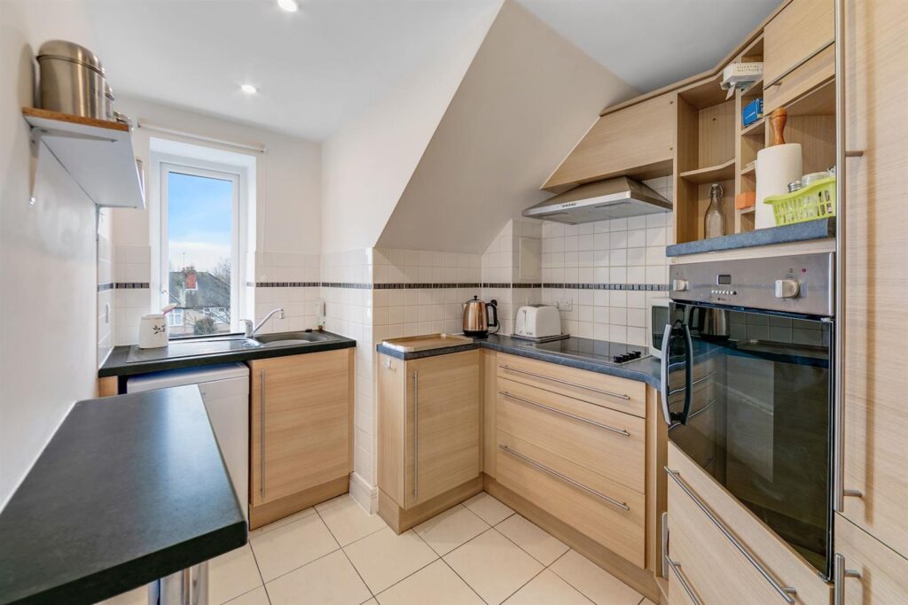 Abbotsmead Place, Caversham, Reading
