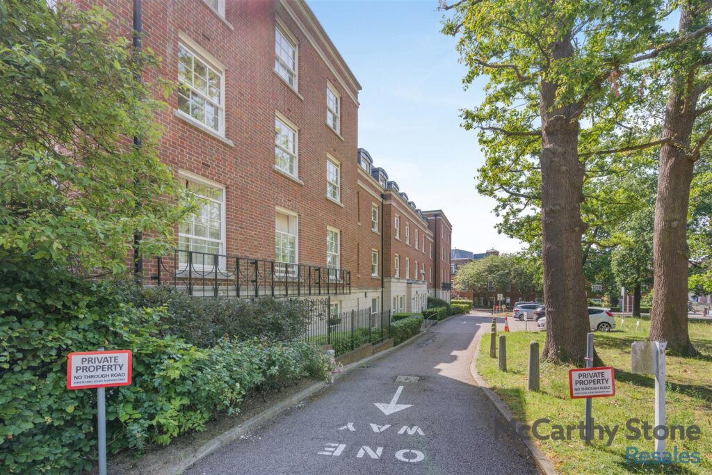 Peel Court, College Way, Welwyn Garden City, Hertfordshire, AL8 6DG