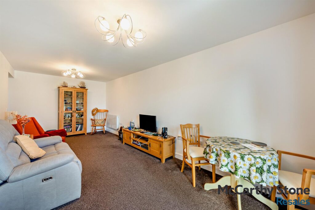 Oak Tree Court, Smallhythe Road, Tenterden, Kent, TN30 7EQ