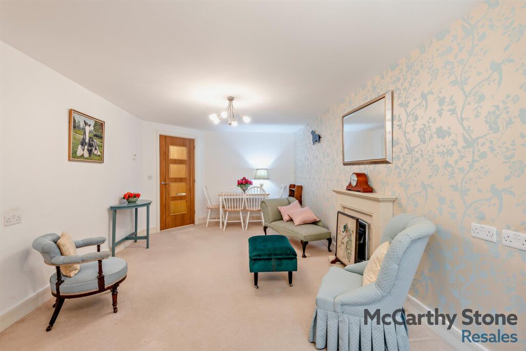 Ridgeway Court, Mutton Hall Hill, Heathfield, East Sussex, TN21 8NB
