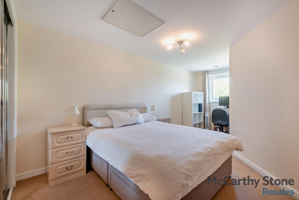 Blunsdon Court, Lady Lane, Swindon, SN25 2NA