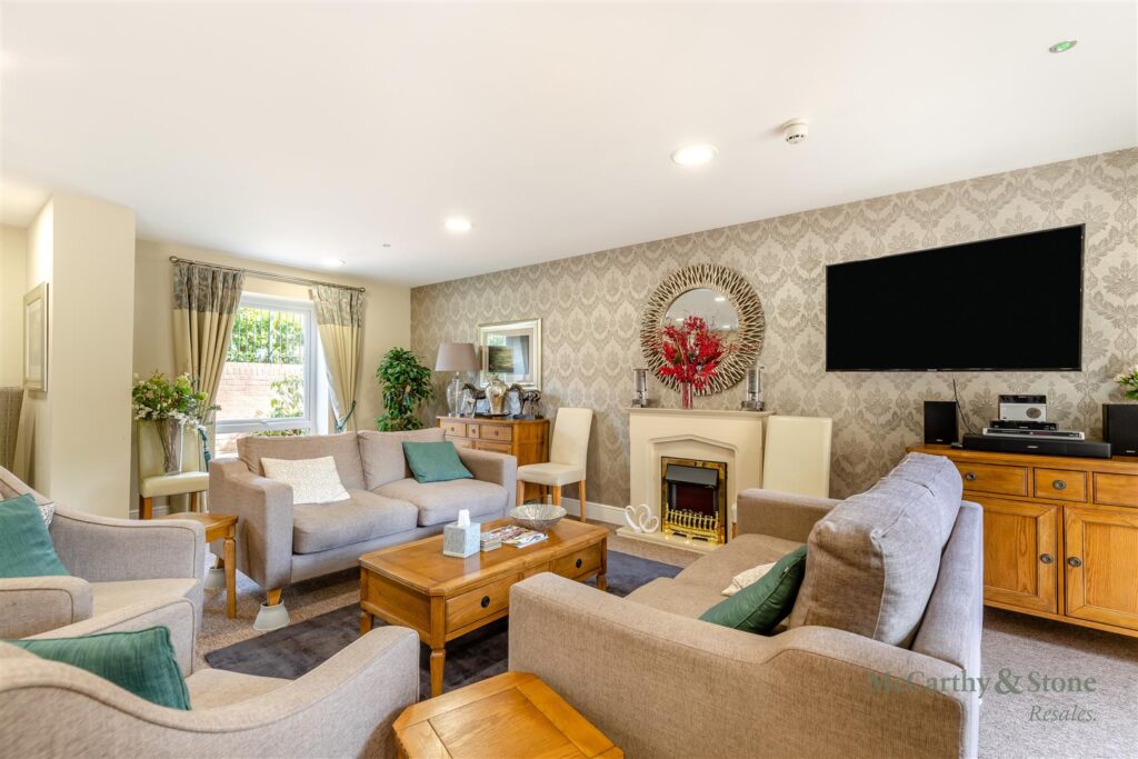 Leston Road, Leighton Buzzard, Bedfordshire, LU7 1FU